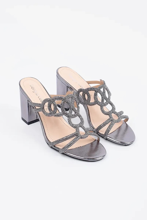 Pantofole argento con tacco alto...