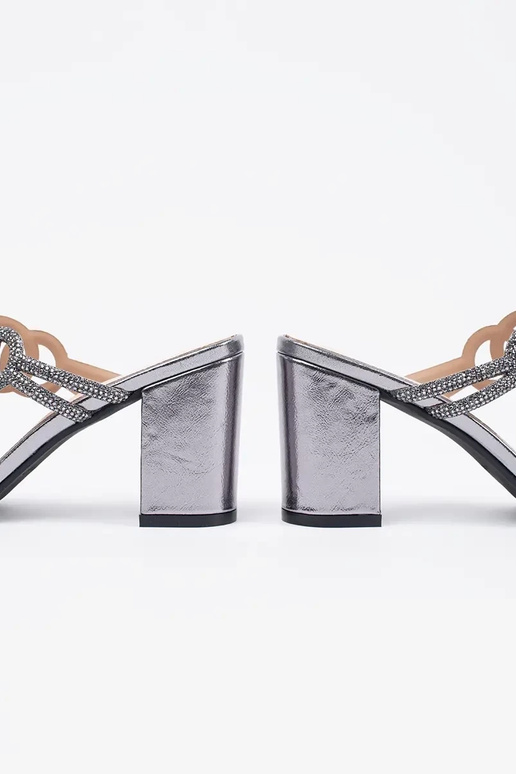 Pantofole argento con tacco alto...