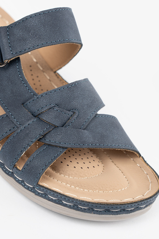 Pantofole da donna con fiori... Pantofole da donna con fiori...