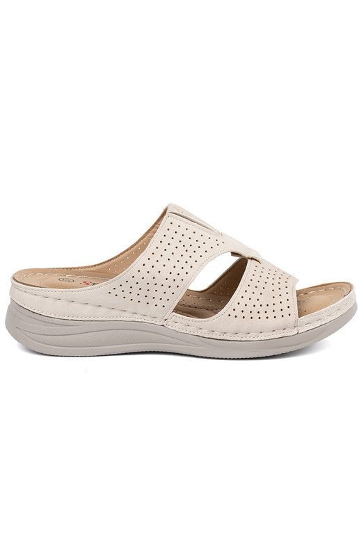 Pantofole comode con attrezzature... Pantofole comode con attrezzature...