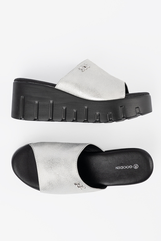 Ciabatte con piattaforma nera color... Ciabatte con piattaforma nera color...