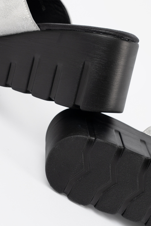 Ciabatte con piattaforma nera color... Ciabatte con piattaforma nera color...