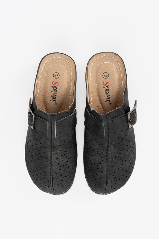 Pantofole con punta chiusa e fibbia nere