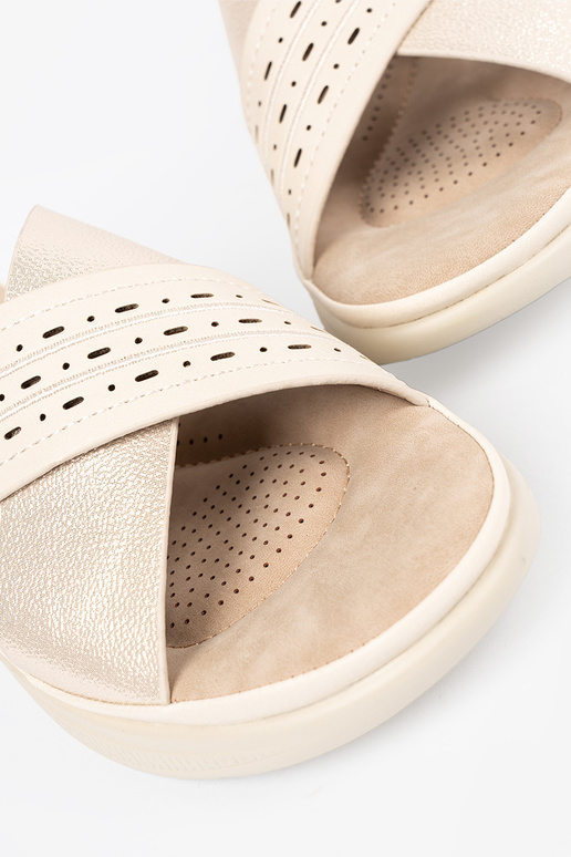 Ciabatte con piattaforma color avorio