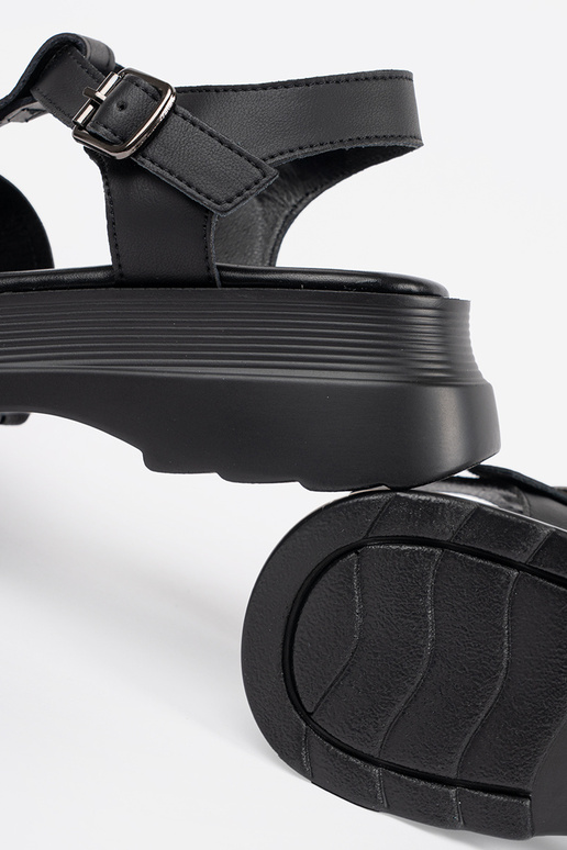 Sandali neri a suola spessa Sandali neri a suola spessa