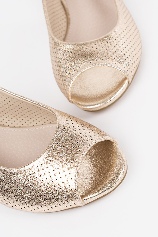 Sandali da donna color oro con tacco... Sandali da donna color oro con tacco...