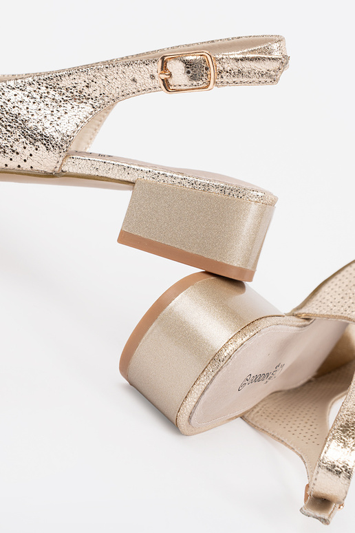 Sandali da donna color oro con tacco... Sandali da donna color oro con tacco...