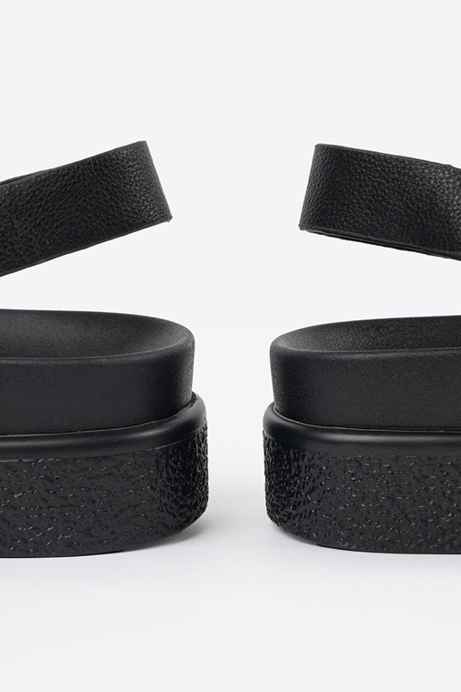 Sandali eleganti neri con zeppa Sandali eleganti neri con zeppa