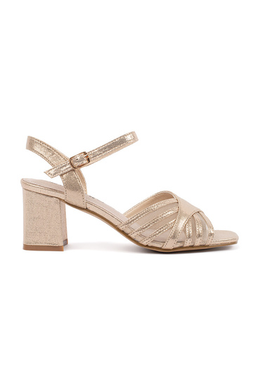 Sandali dorati brillanti...