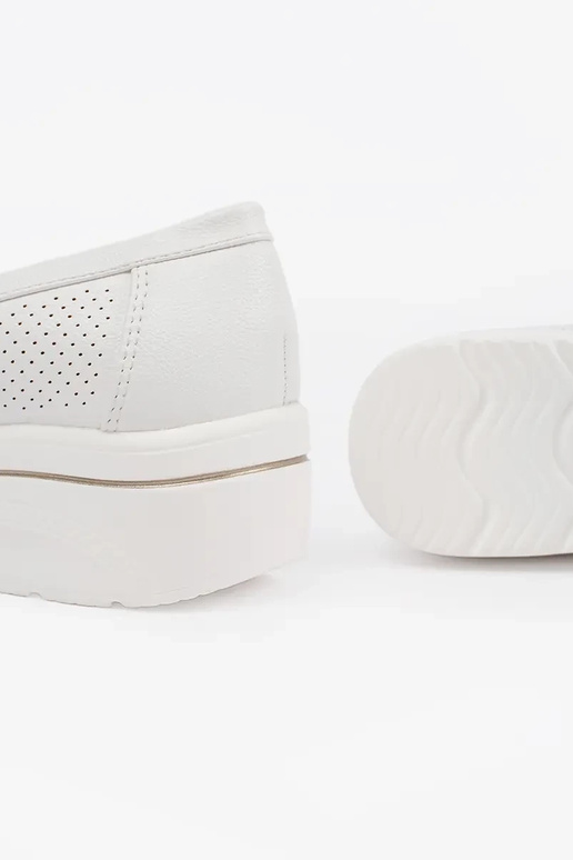 mocassini bianchi con suola spessa