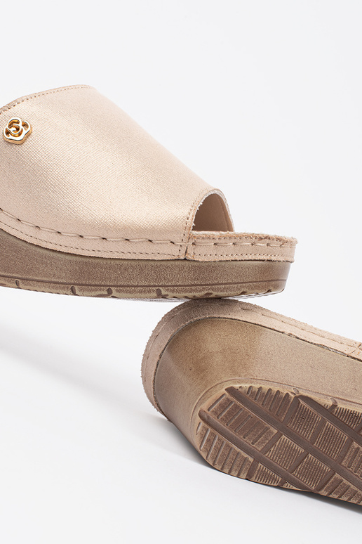 Ciabatte dorate da donna con zeppa Ciabatte dorate da donna con zeppa