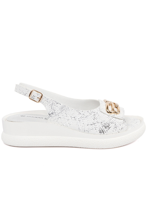 Sandali bianchi con decorazioni Sandali bianchi con decorazioni