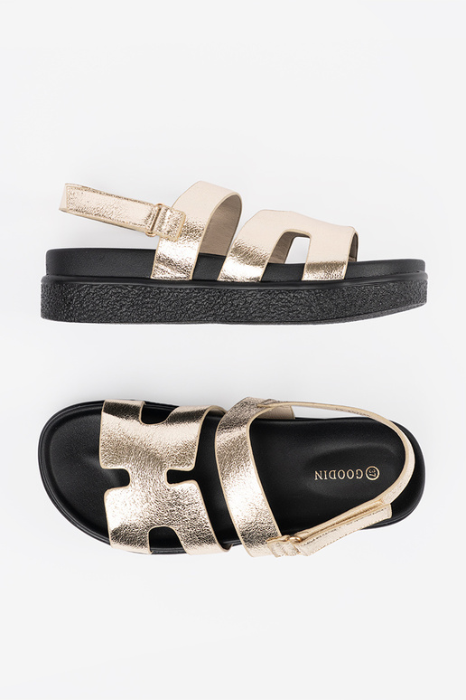 Sandali classici con platform dorati Sandali classici con platform dorati