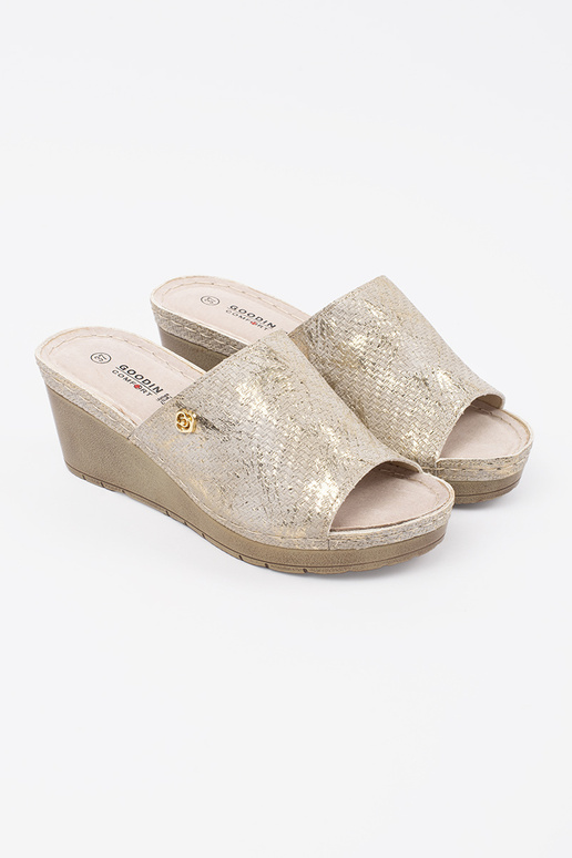 Pantofole donna con zeppa taupe Pantofole donna con zeppa taupe