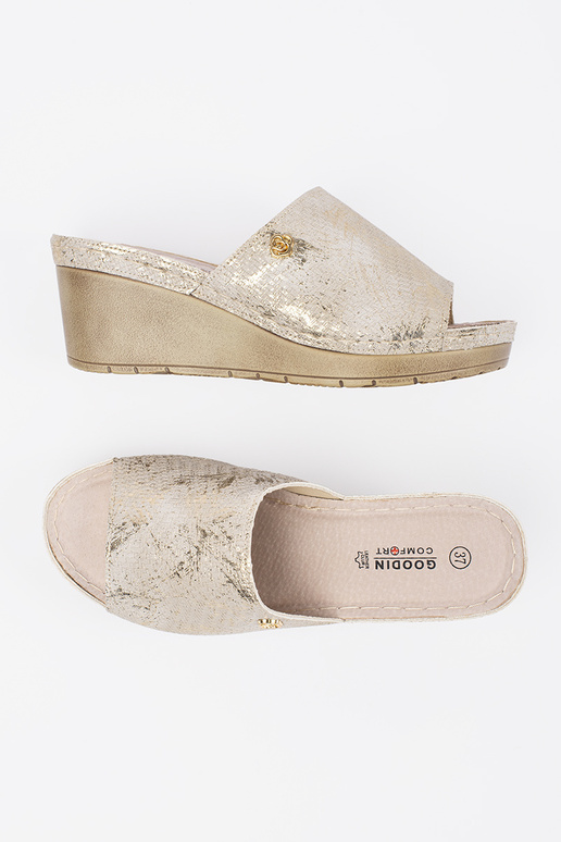 Pantofole donna con zeppa taupe Pantofole donna con zeppa taupe