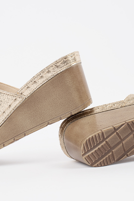 Pantofole donna con zeppa oro Pantofole donna con zeppa oro