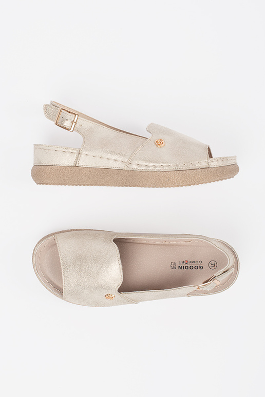 Sandali color oro con soletta in pelle Sandali color oro con soletta in pelle