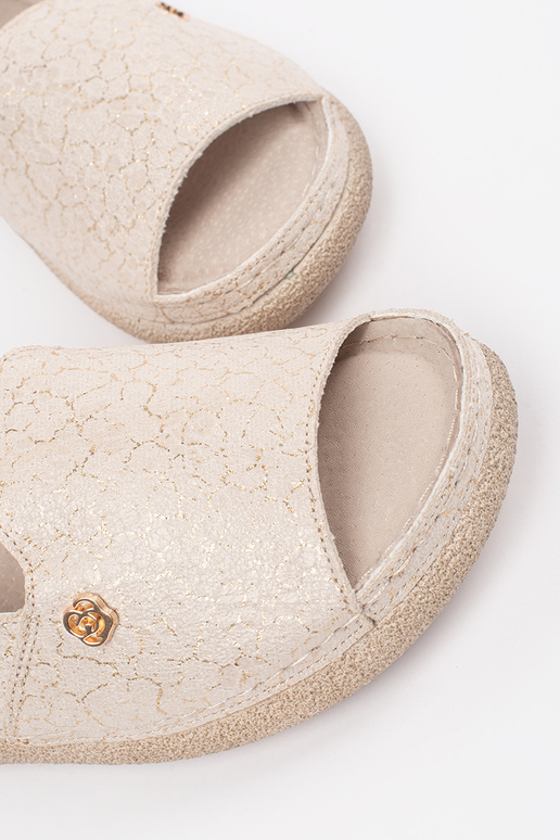 Sandali color sabbia con soletta in... Sandali color sabbia con soletta in...