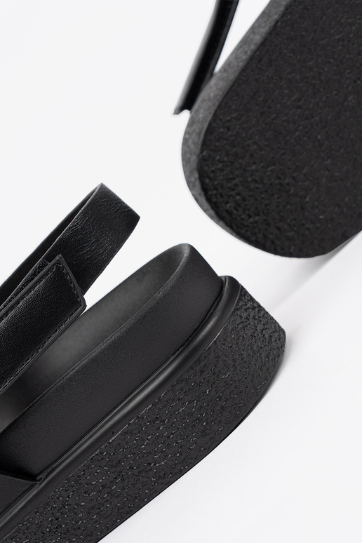 Sandali neri con piattaforma Sandali neri con piattaforma