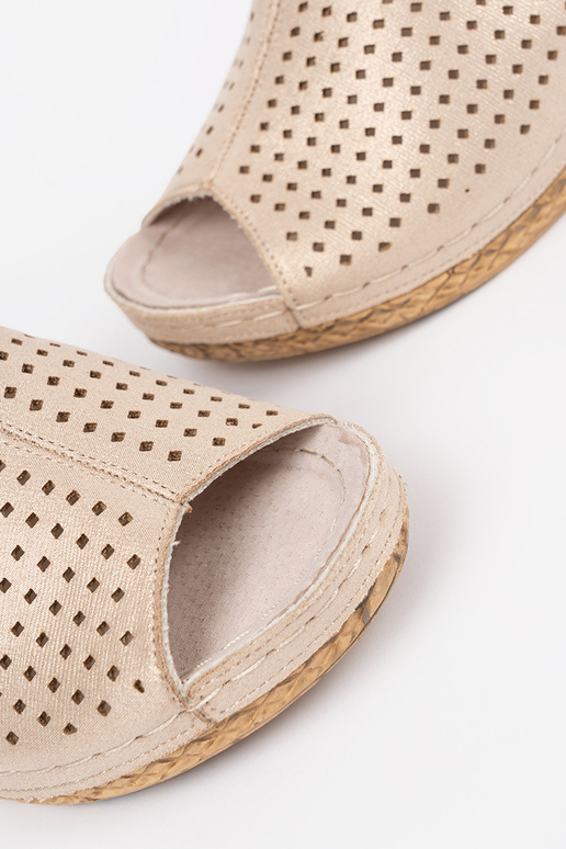 Sandali dorati con zeppa Sandali dorati con zeppa