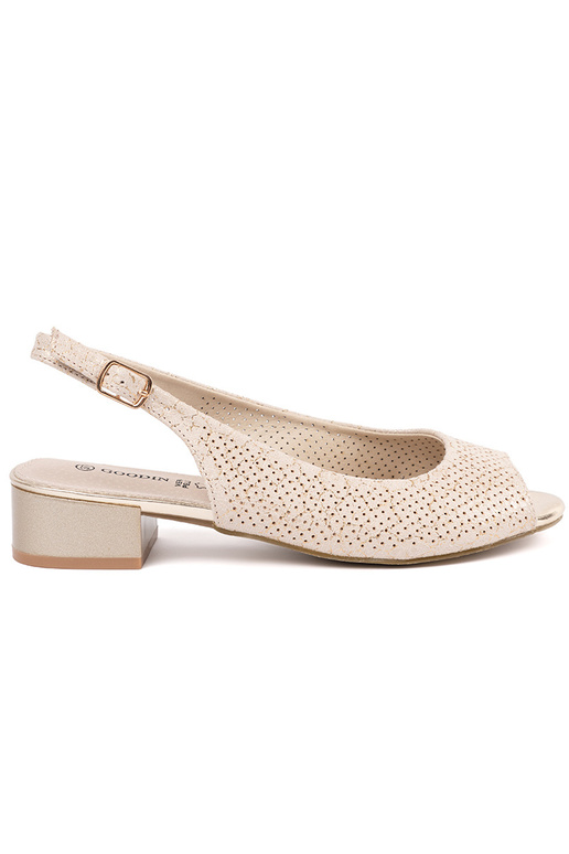 Sandali a giorno color avorio a tacco... Sandali a giorno color avorio a tacco...