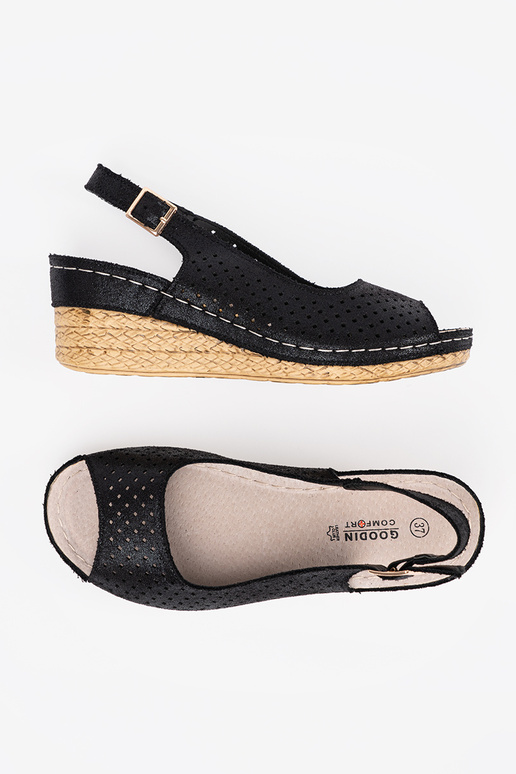 Sandali neri traforati Sandali neri traforati