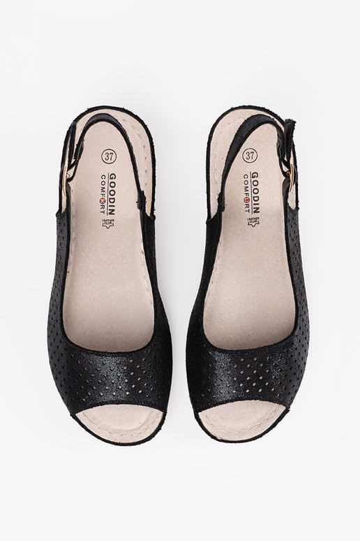 Sandali neri traforati Sandali neri traforati