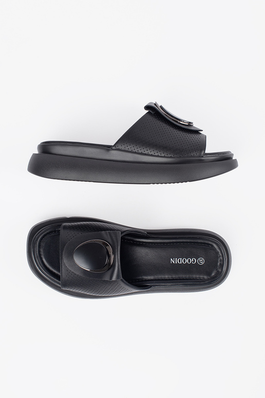 Pantofole nere comode con piattaforma