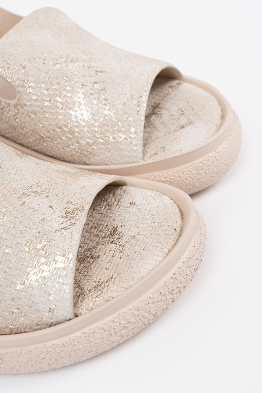 Sandali comodi color sabbia da donna