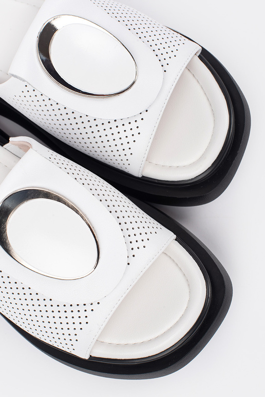 Pantofole comode bianche e nere con...