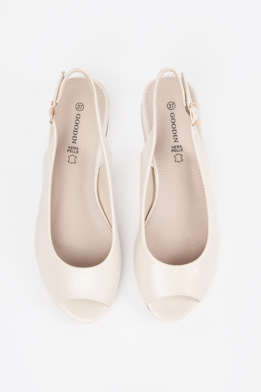 Sandali eleganti color avorio a tacco... Sandali eleganti color avorio a tacco...