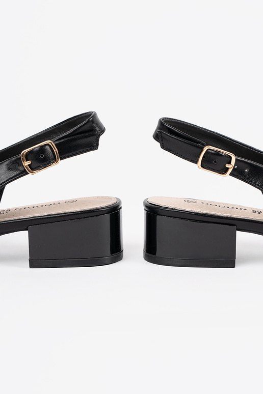 Sandali eleganti neri a tacco basso Sandali eleganti neri a tacco basso