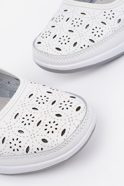 Sandali bianchi in pelle con design... Sandali bianchi in pelle con design...