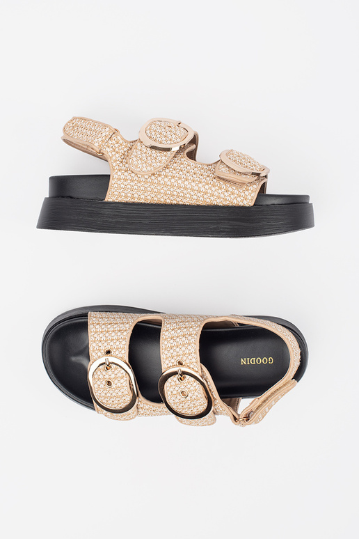 Sandali con piattaforma a quadretti... Sandali con piattaforma a quadretti...