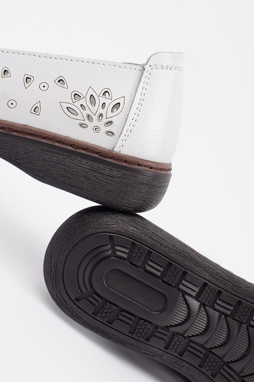 Mocassini traforati color sabbia