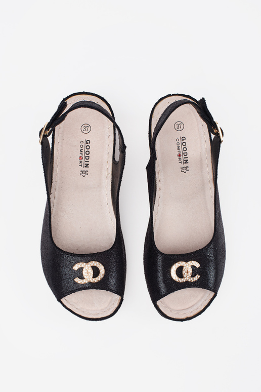 Sandali neri con zeppa e fibbia Sandali neri con zeppa e fibbia