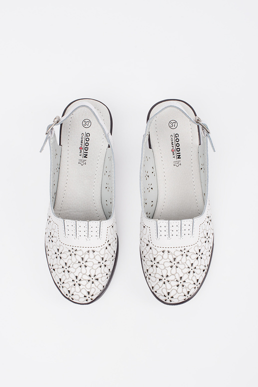 Sandali bianchi con tacco basso Sandali bianchi con tacco basso