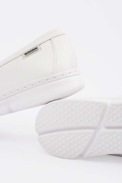 Mocassini traforati color avorio