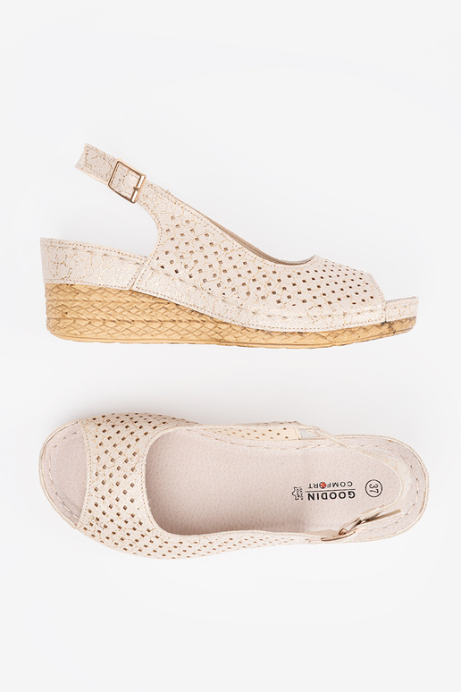 Sandali traforati color sabbia Sandali traforati color sabbia