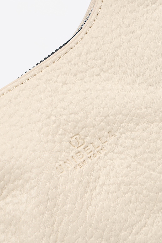 Borsa blu con sciarpa decorativa