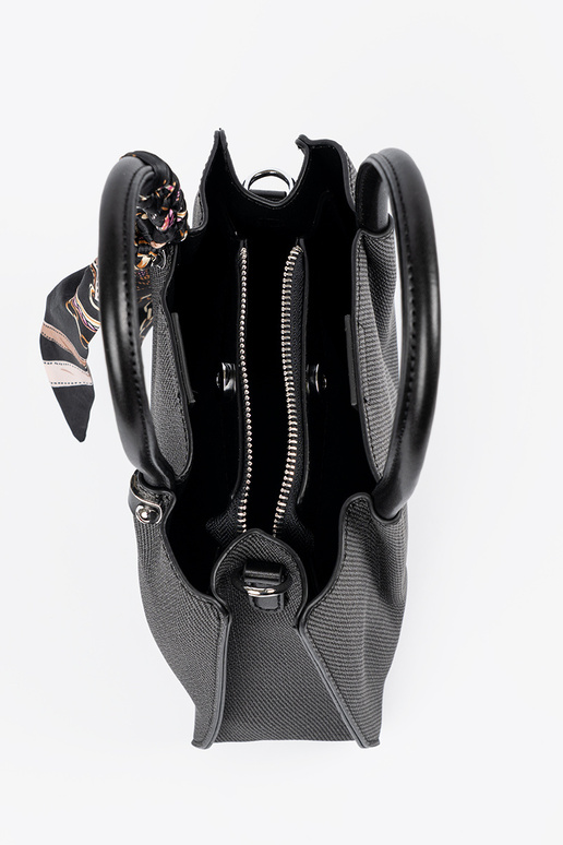 Borsa nera di media grandezza con...