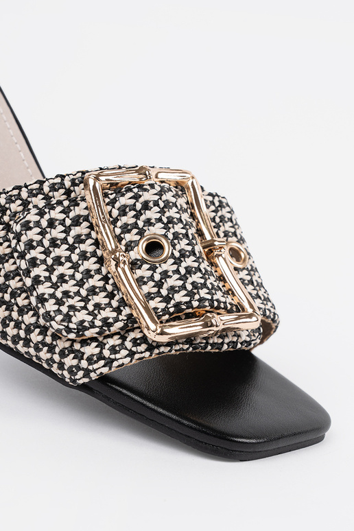 Ciabatte da donna bianche e nere con... Ciabatte da donna bianche e nere con...