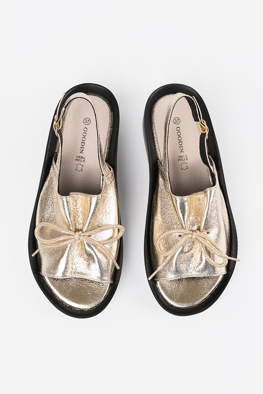 Sandali da donna dorati con... Sandali da donna dorati con...