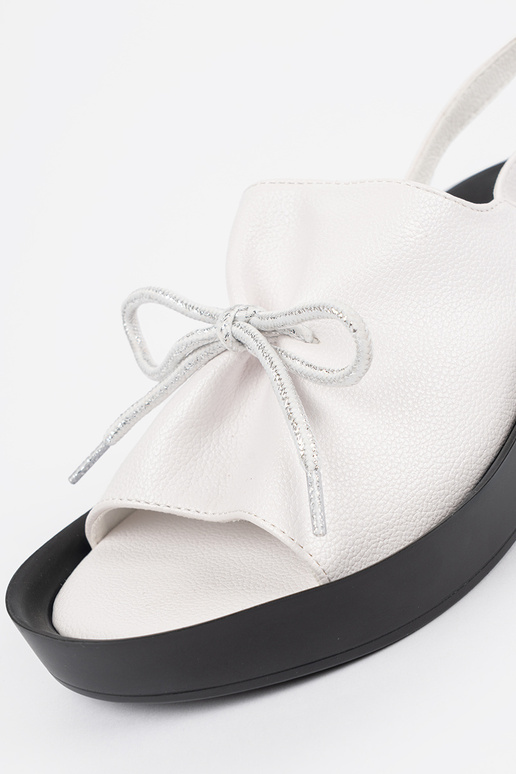 Sandali da donna bianchi con... Sandali da donna bianchi con...