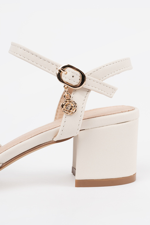 Sandali bianchi per donna con tacco...