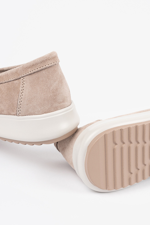 Mocassini in pelle color sabbia di... Mocassini in pelle color sabbia di...