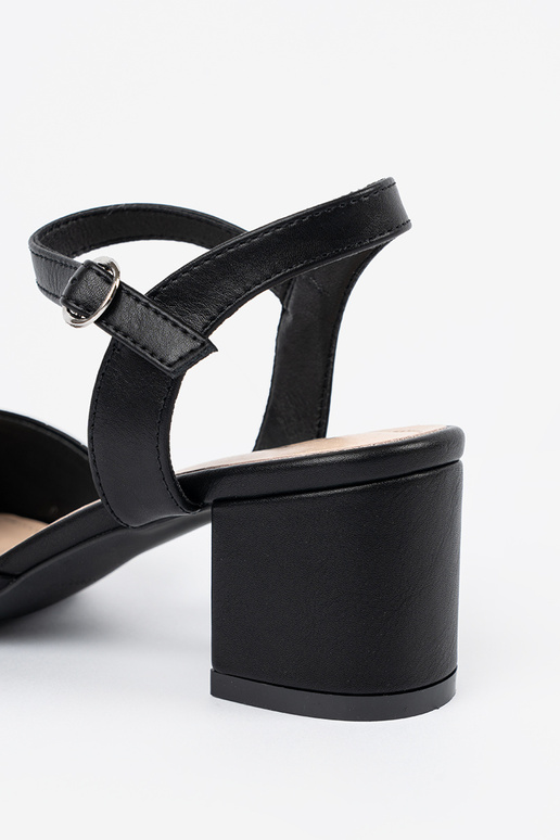 Sandali da donna con tacco e apertura... Sandali da donna con tacco e apertura...