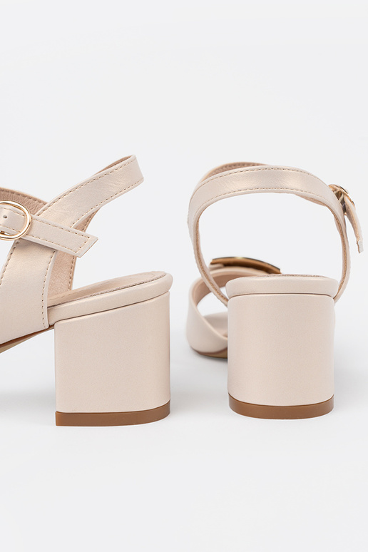 Sandali da donna marroni a suola...