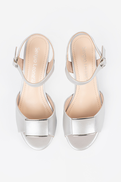 Sandali da donna color oro a suola... Sandali da donna color oro a suola...