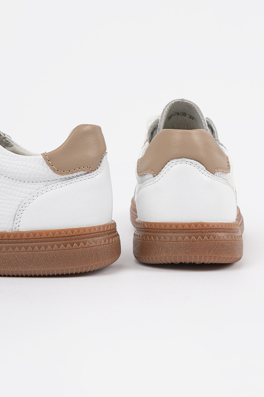 Scarpe da ginnastica bianche in pelle... Scarpe da ginnastica bianche in pelle...